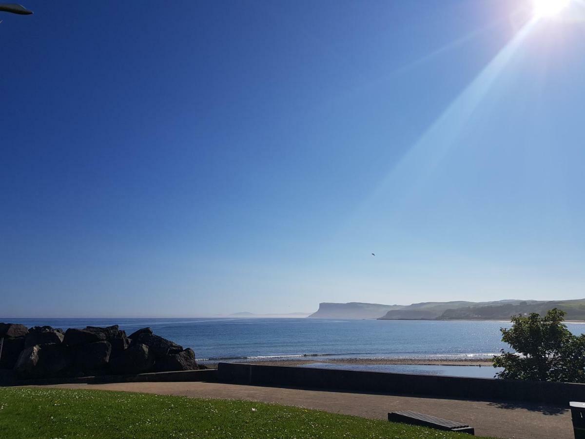 Cosy Cottage On The Causeway Coast And Glens 巴利卡斯尔 外观 照片
